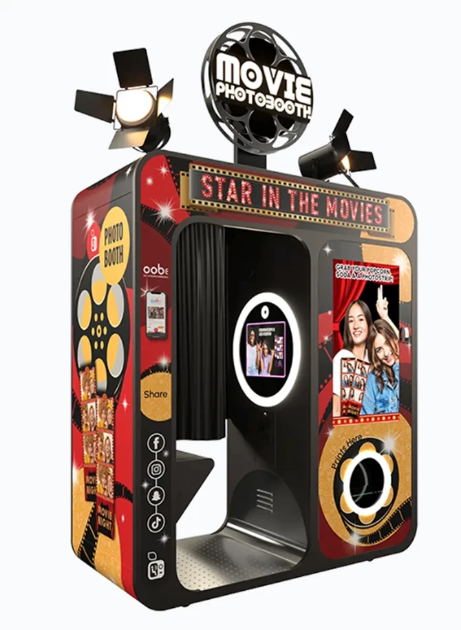 MS8266 APPLE THE MOVIE BOOTH